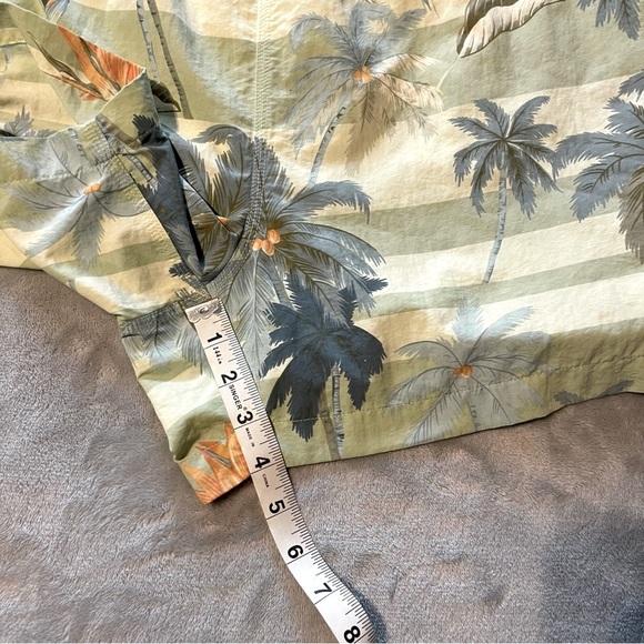 Tommy Bahama MENS swim shorts, size XL - Picture 7 of 9